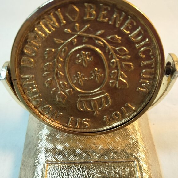 Gold tone medallion Stand Display Let the name of the Lord be Blessed - Picture 2 of 9